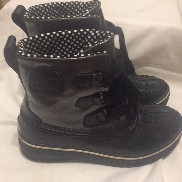 sorel water boots